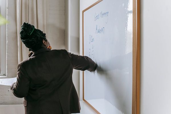 מתי מחוברים לאכול בשר בתשעת הימים: הרצאה מקצועית