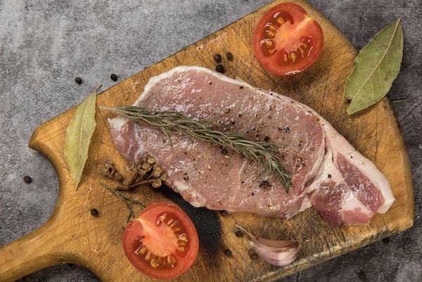 טריות הבשר במקרר: כמה זמן היא נשארת?