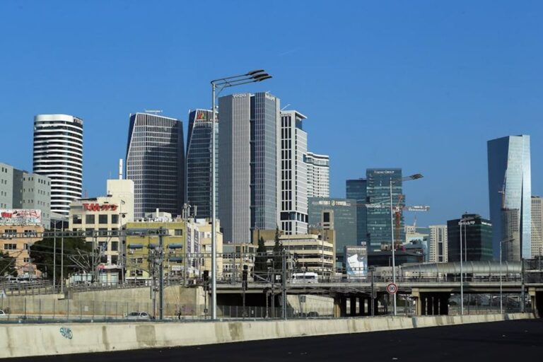 תל אביב
